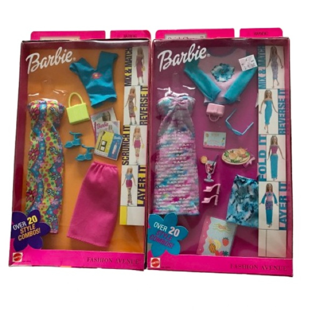 2 Barbie Fashion Avenue Quick Change Outfits. New in box.